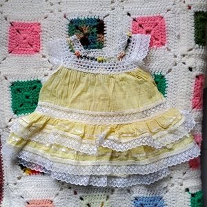 Sleevless crochet toddler dress
